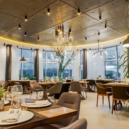 Sky Hotel 4*